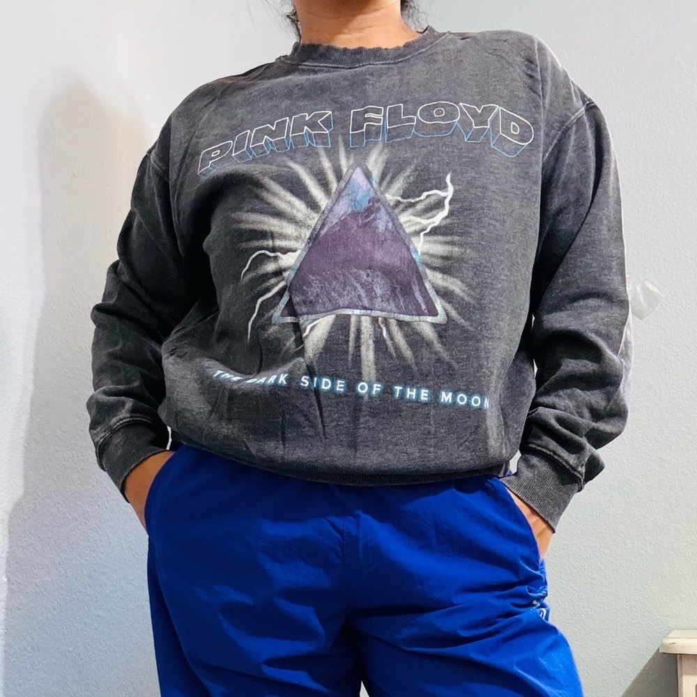 Pink Floyd‎ Women Gray Long Sleeves Crew Neck Graphic Print Cozy Sweater Size M
